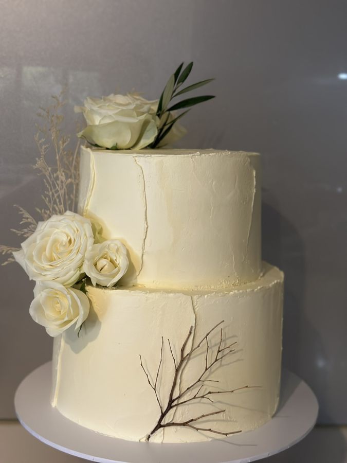 Two-tier wedding